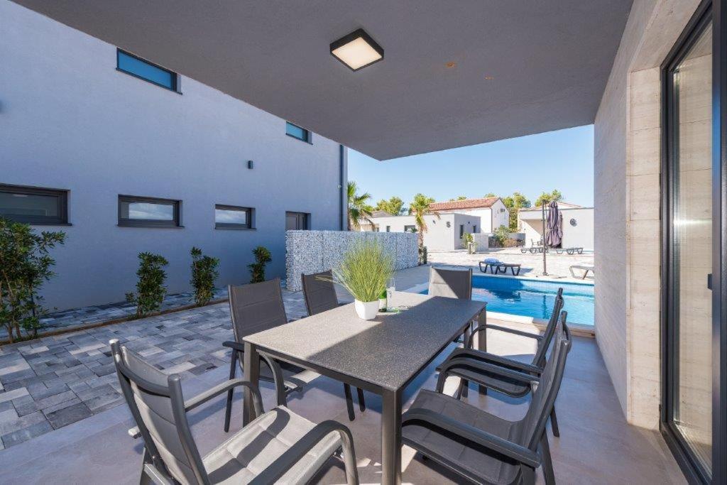 More Exclusive Villas And Spa Vir Exterior foto